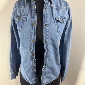 Miley Cyrus Distressed Denim Button Down Shirt   8313